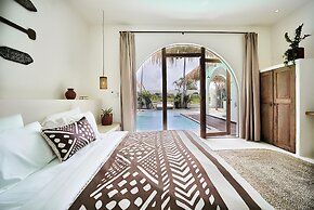 Stunning 4BR Villa With Rice Field View in Umalas