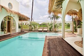 Stunning 4BR Villa With Rice Field View in Umalas