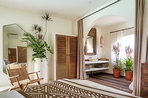 Stunning 4BR Villa With Rice Field View in Umalas