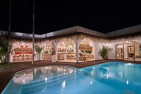 Stunning 4BR Villa With Rice Field View in Umalas