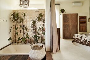 Stunning 4BR Villa With Rice Field View in Umalas