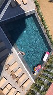 Blue Eye Hotel