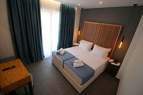 Blue Eye Hotel