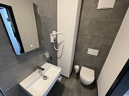 Yebs Hotel