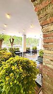 Bricks Hotel