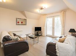 4 River Court