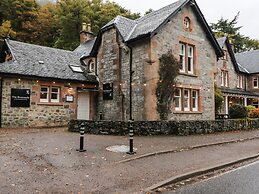 4 River Court