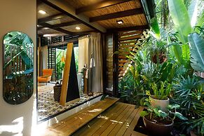 awā Beachfront Hotel