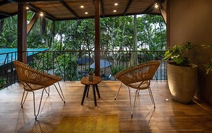 awā Beachfront Hotel