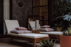 awā Beachfront Hotel