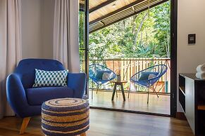 awā Beachfront Hotel