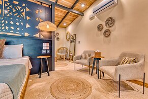awā Beachfront Hotel
