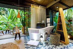 awā Beachfront Hotel