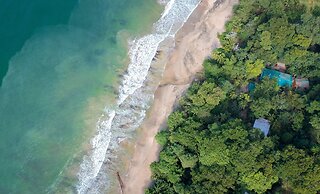 awā Beachfront Hotel