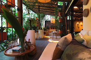 awā Beachfront Hotel