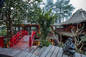 TIRA VILAGNA SUITES & SPA