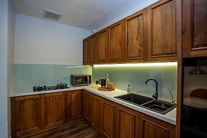 TIRA VILAGNA SUITES & SPA