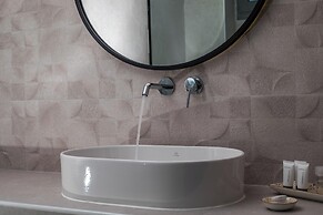 Vanik Suites