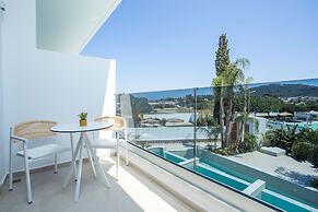 Vanik Suites