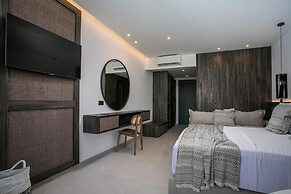 Vanik Suites