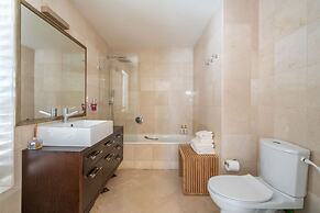 Bright and Clean Rothchild Quarter