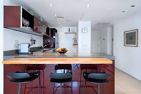 Bright and Clean Rothchild Quarter