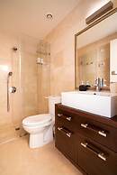 Bright and Clean Rothchild Quarter