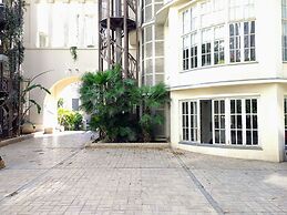 Bright and Clean Rothchild Quarter