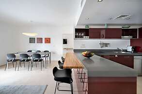 Bright and Clean Rothchild Quarter