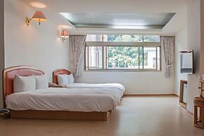 TONG PU HOTEL