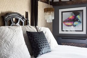 Staycations Maldon Suites