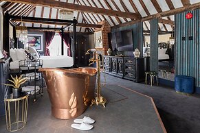Staycations Maldon Suites