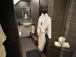 Staycations Maldon Suites