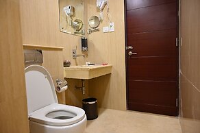 Raaj Bhaavan Clarks Inn Chennai