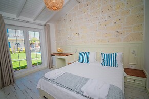 Rhodium Hotel