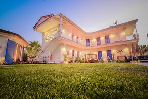 Rhodium Hotel