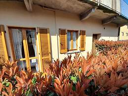 Marco Apartment - Holiday Apartment Luino