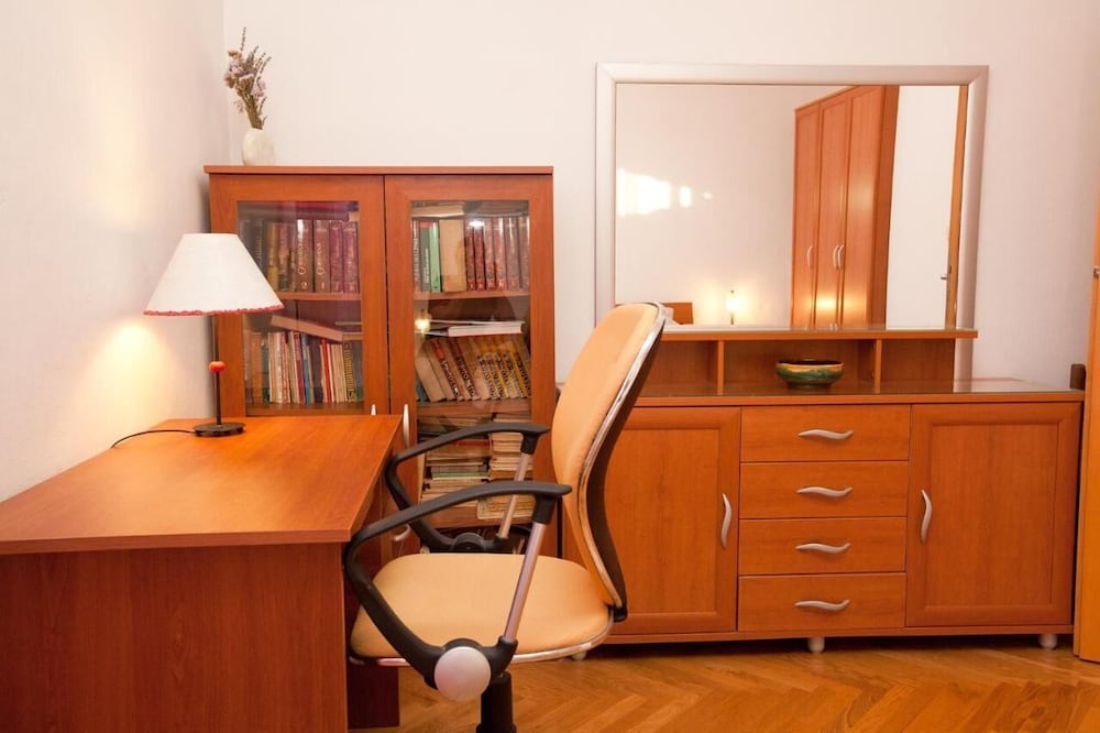 Spacious Apartment Milly With Pool