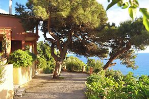 Villa Takis on Pelekas Beach, Apartment B With sea View