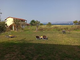 Summer Desire - One Bedroom Apartment With Sea View