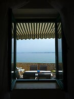 Beachfront Holiday House Žal