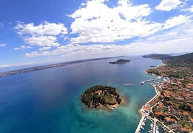 Beachfront Holiday House Žal