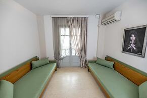 Helen Suites