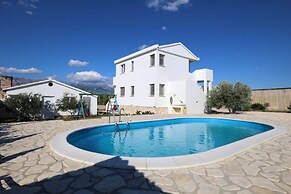Summer House Amon