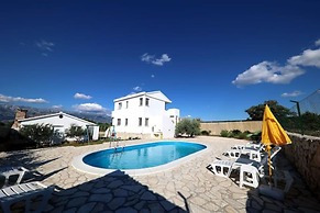 Summer House Amon