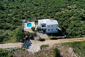 Summer House Amon