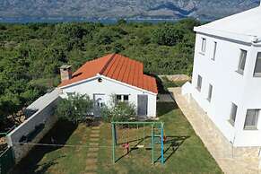 Summer House Amon