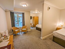 THE GROVE HOTEL