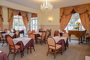 THE GROVE HOTEL