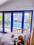 Four Holiday Suites